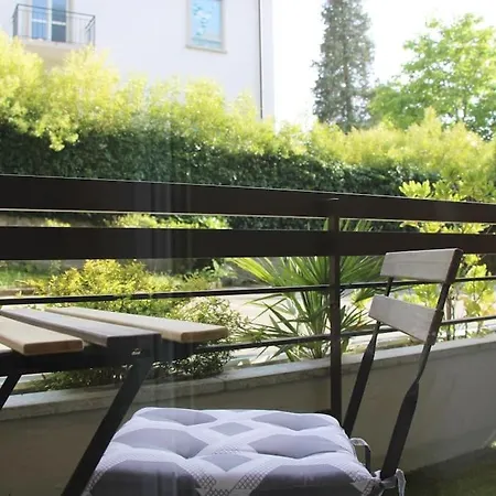 Lovely With Free Parking! Appartement