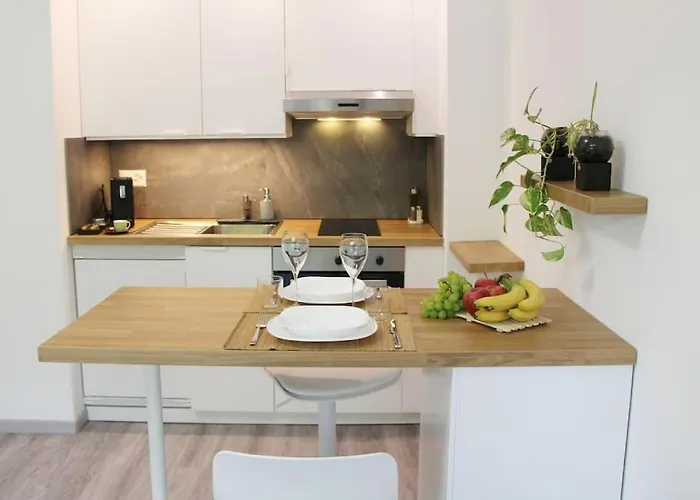 Lovely With Free Parking! アパート ルガーノ